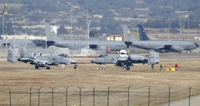 İncirlik’teki kargo uçakları ile ilgili görsel sonucu