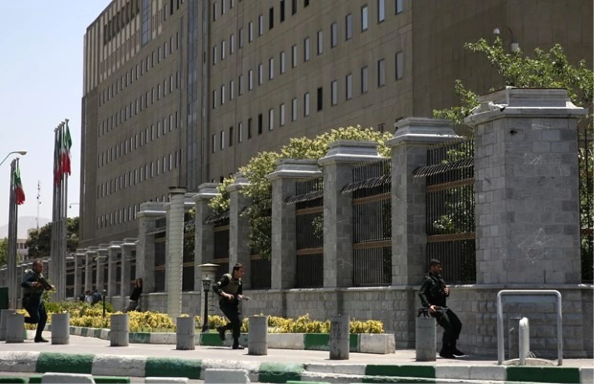 İran Meclisi ve Humeyni Türbesi\'ndeki Saldırıya Tepkiler