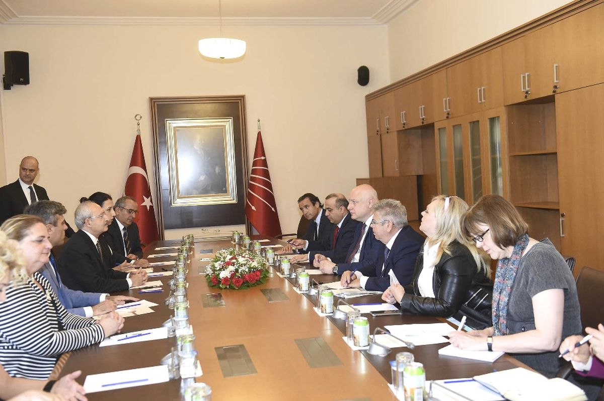 Kılıçdaroğlu Agitpa Üyeleri Ile Görüştü