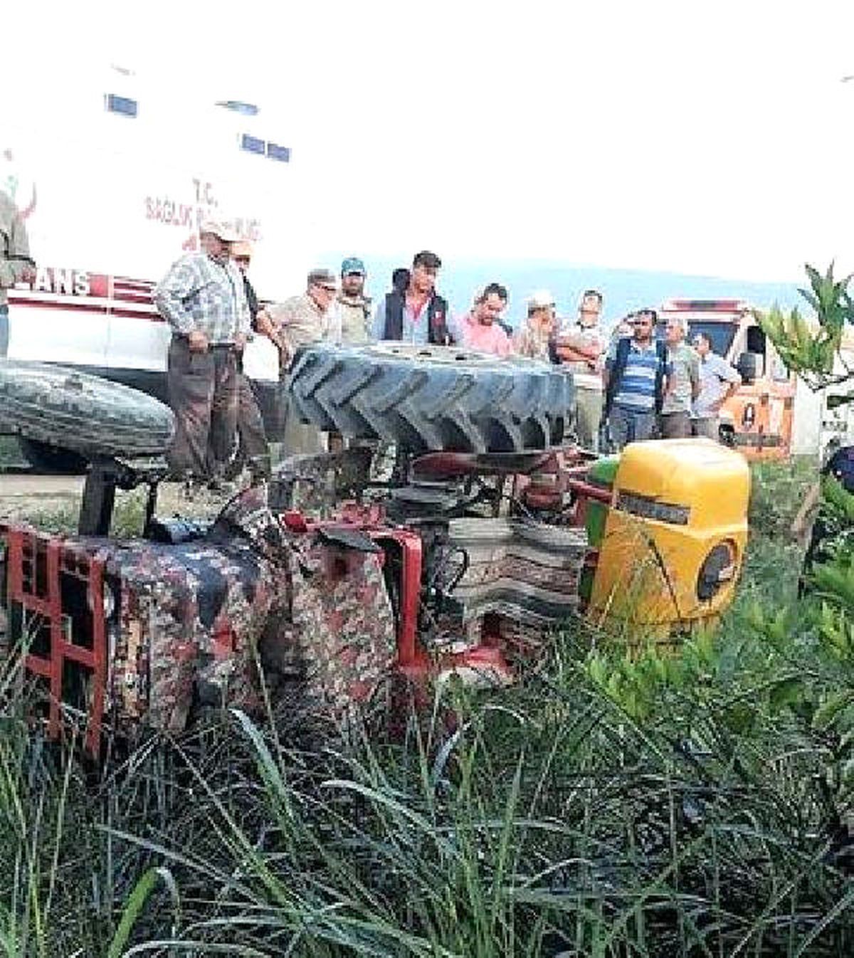 Kullandığı Traktörün Altında Kalıp Öldü