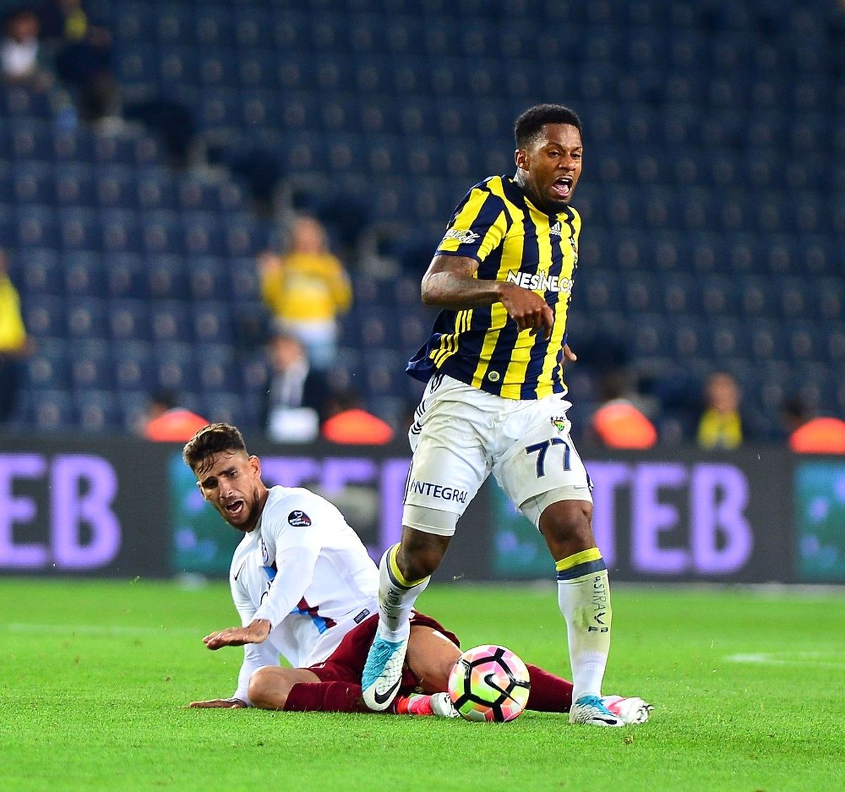 Lens, Fenerbahçe\'de Kalmak İstiyor