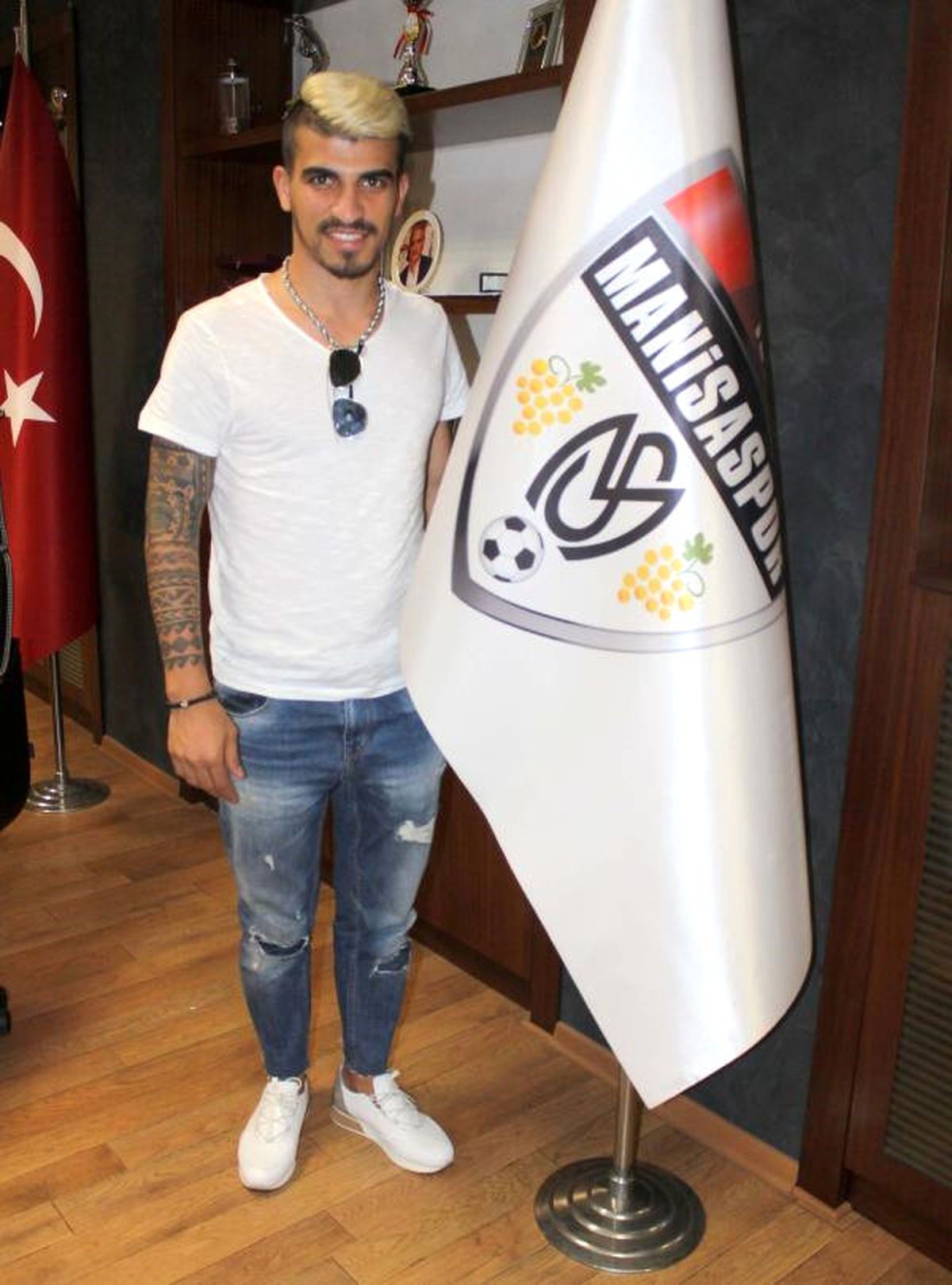 Manisaspor, Abdulkadir Korkut ile 1 Yıllık Sözleşme İmzaladı
