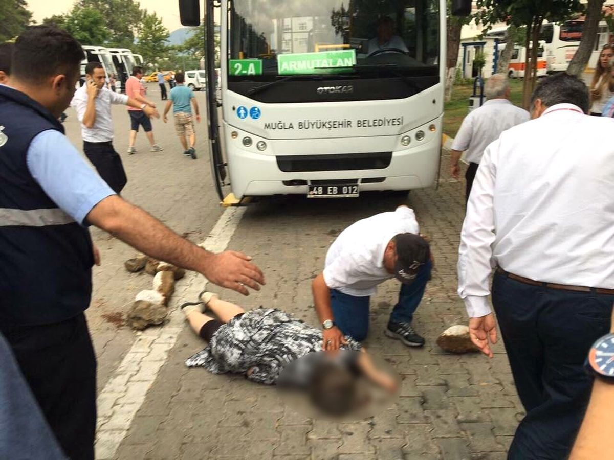 Marmaris\'te Midibüsün Çarptığı Yaşlı Kadın Öldü