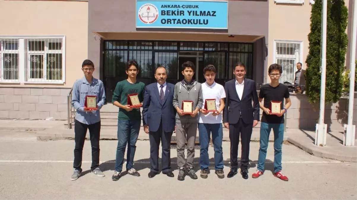 Muhtardan Teog Birincilerine Plaket