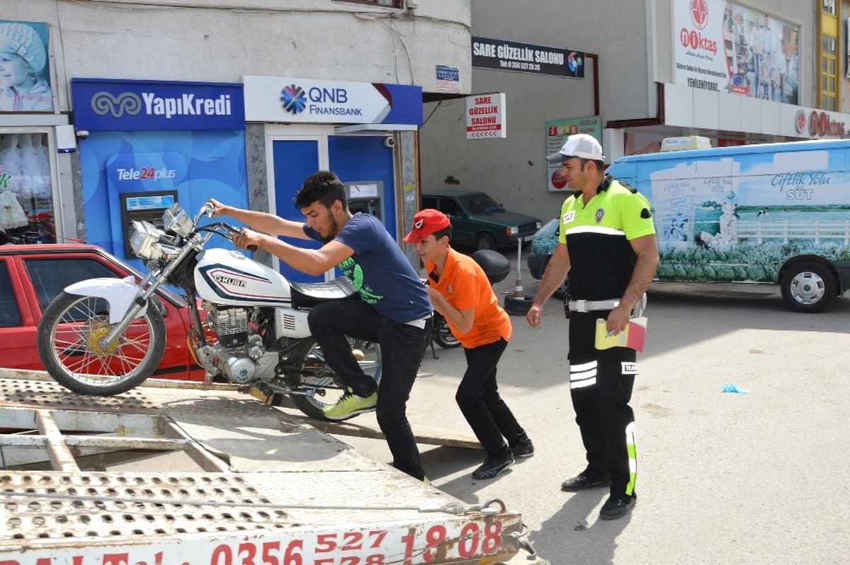 Niksar\'da Motosiklet Uygulamaları Sıklaştırıldı