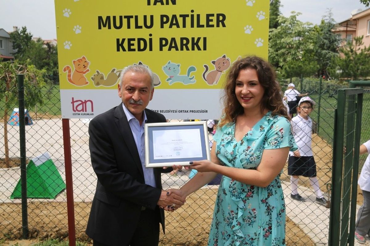 Nilüfer\'in İlk Kedi Parkı Öğrencilerin Desteğiyle Açıldı