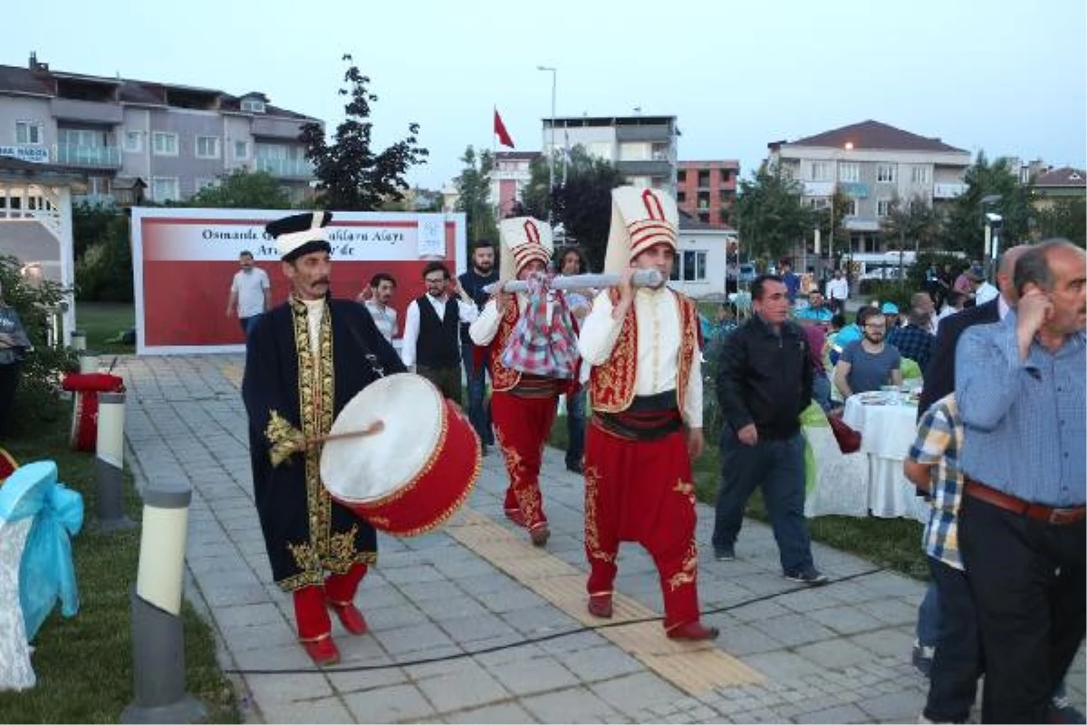 Osmanlı Geleneği Baklava Alayı Arnavutköy\'de Can Buldu