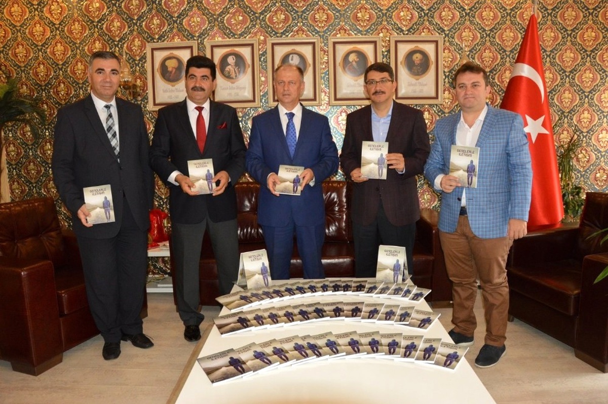 Rehber Öğretmenlerden \'Gençlerle İletişim\' Kitabı