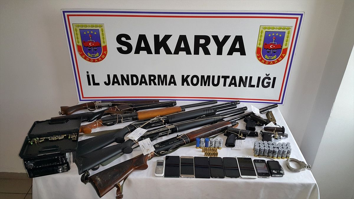 Sakarya\'da Bir Evde Mühimmat Ele Geçirildi