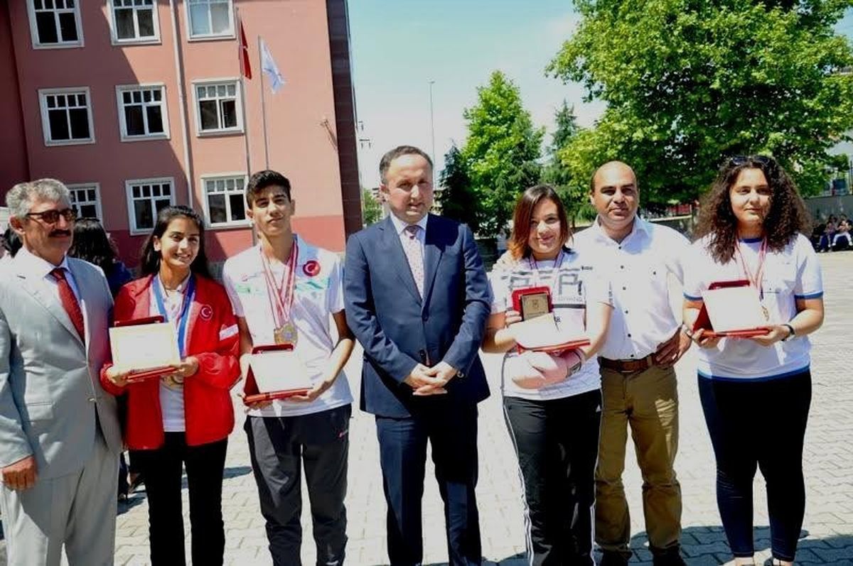 Samsun\'da 241 Bin Öğrenci Karne Heyecanı Yaşayacak