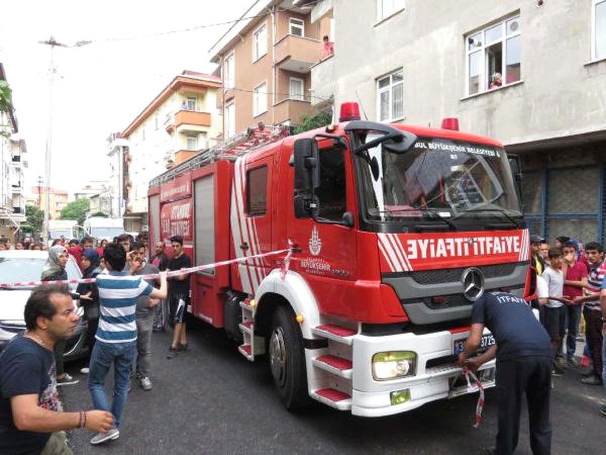 Sancaktepe\'de Minibüsün Ezdiği İki Çocuk Öldü(1)