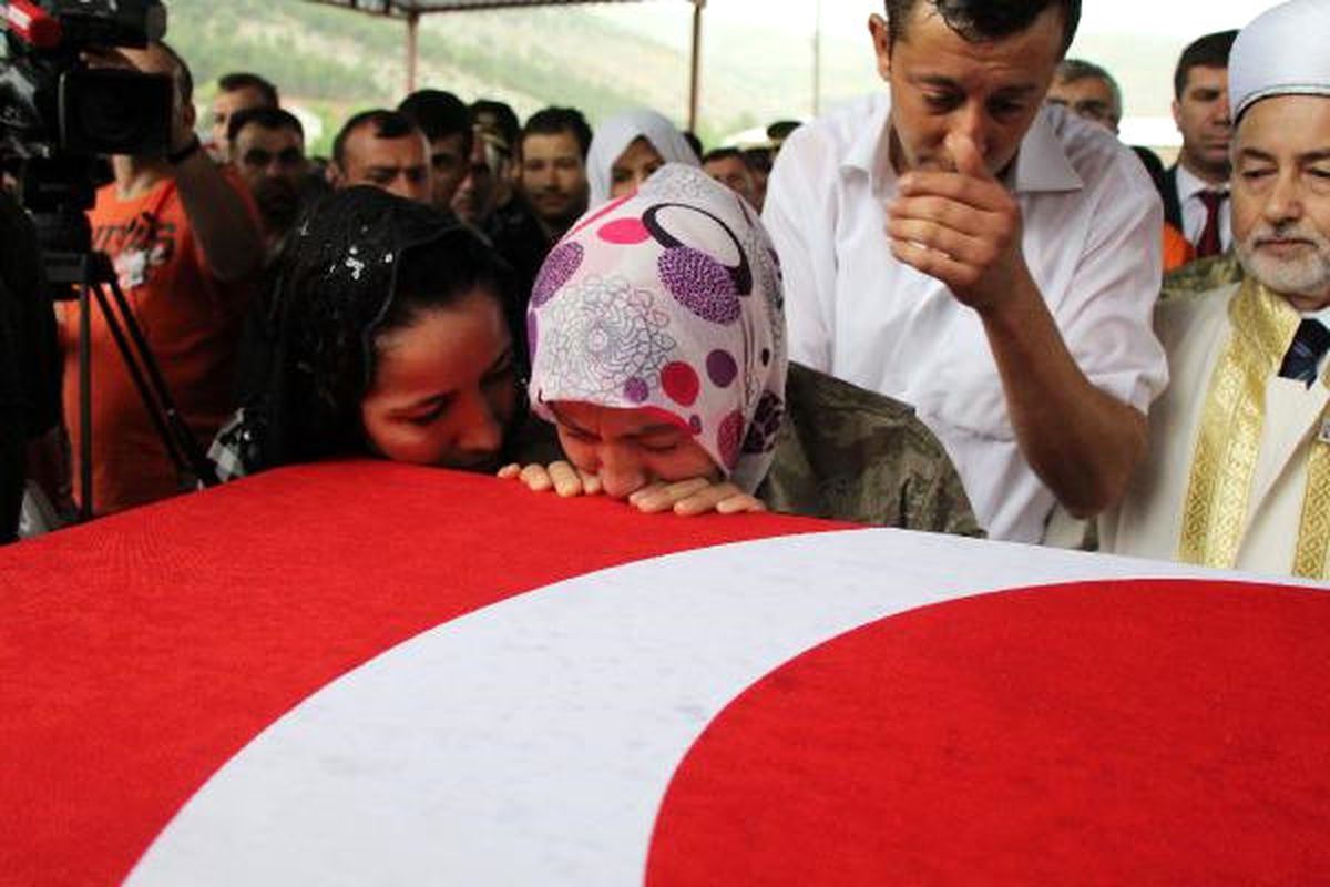 Şehit Annesi: Ben Seni Uçakla mı Gönderdim (2)
