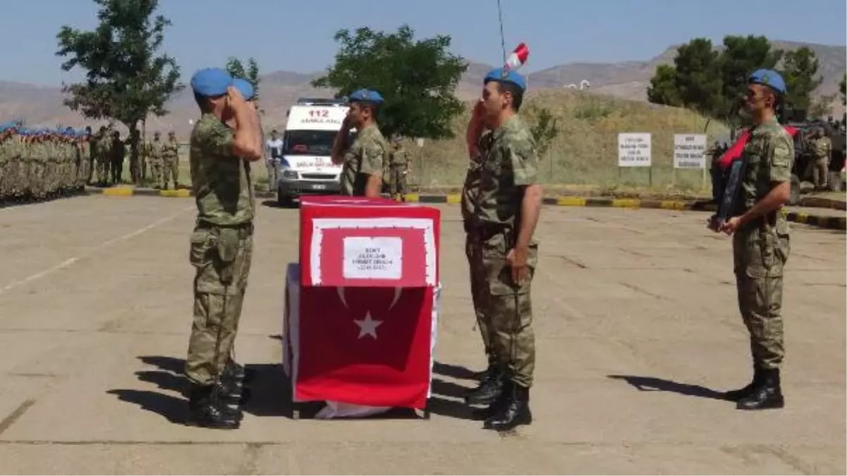 Şehit Uzman Onbaşı Hikmet Zengin\'in İçin Mardin\'de Tören Yapıldı