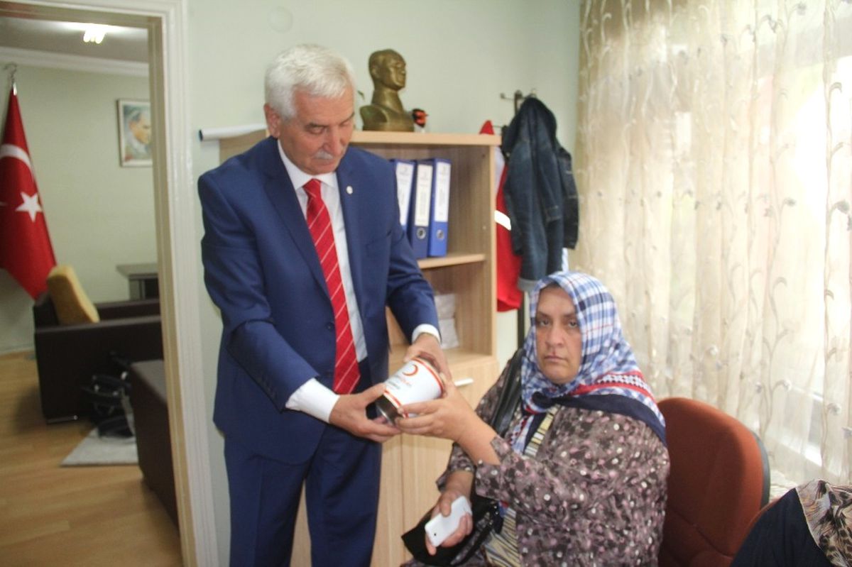 Türk Kızılayı Giresun\'da 860 Aileye Ramazan Yardımı Yaptı