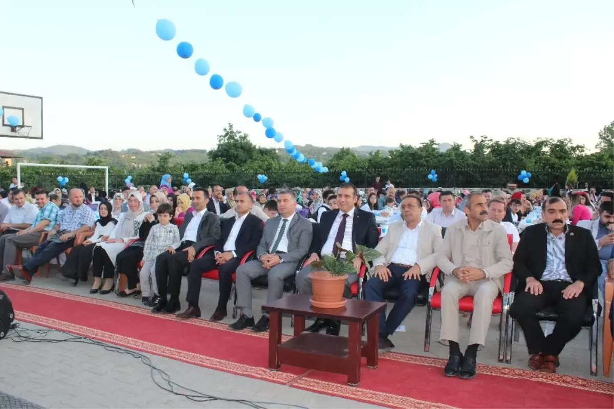 Ünye İmam Hatip Ortaokulunda Mezuniyet Heyecanı