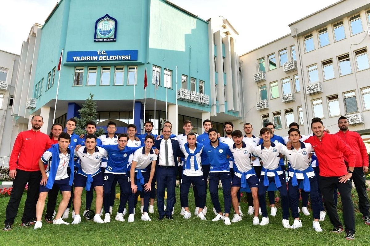 Yıldırımlı Şampiyonlar Ödüllendirildi