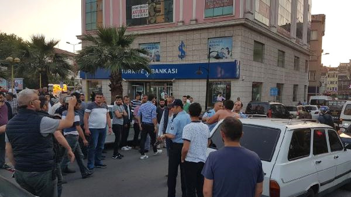 Zonguldak\'ta İki Kişi Sokak Ortasında Kavga Etti