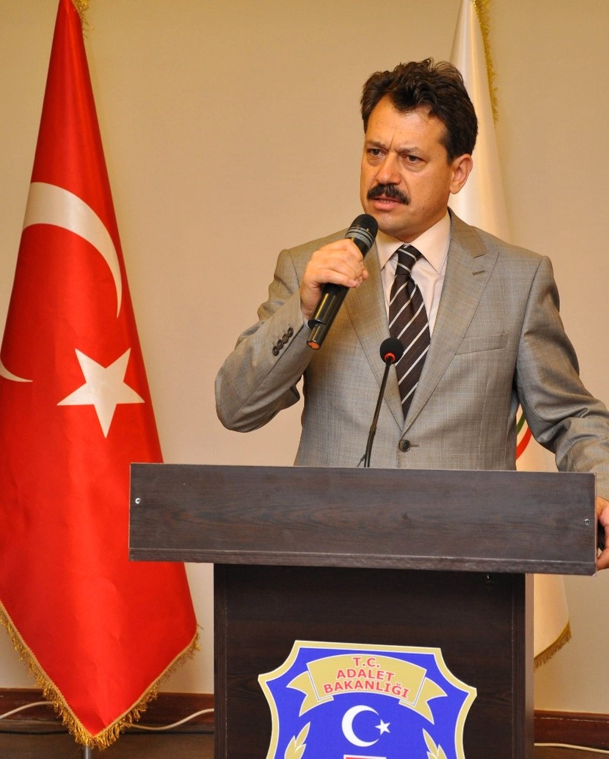 Adalet Çalışanlarından Şehit Aileleri ve Suriyeli Yetimlere İftar