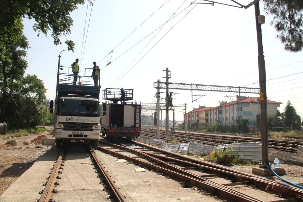 Akçaray Tramvay\'da Tel Montajı Bitti