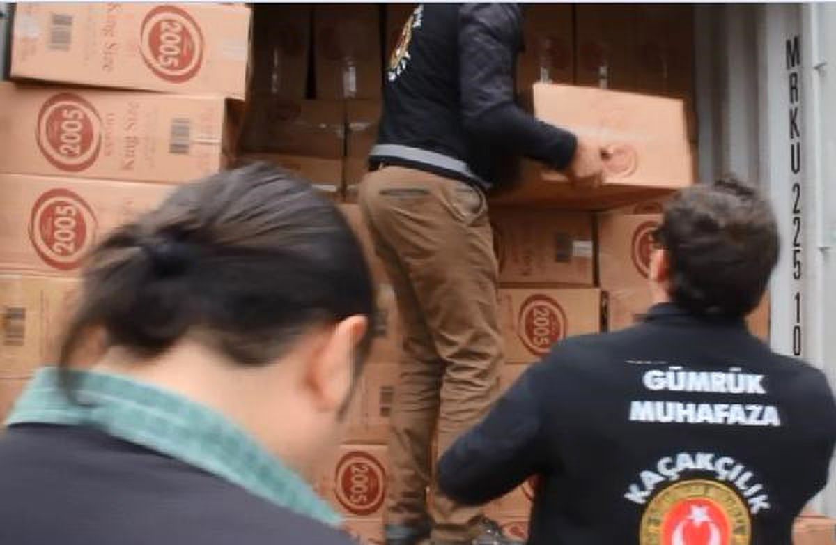 Ambarlı Limanı\'nda Kaçak Sigara Operasyonu