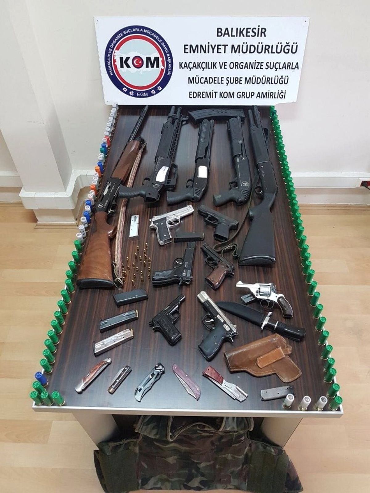 Balıkesir\'de Suç Örgütüne Operasyon: 24 Gözaltı