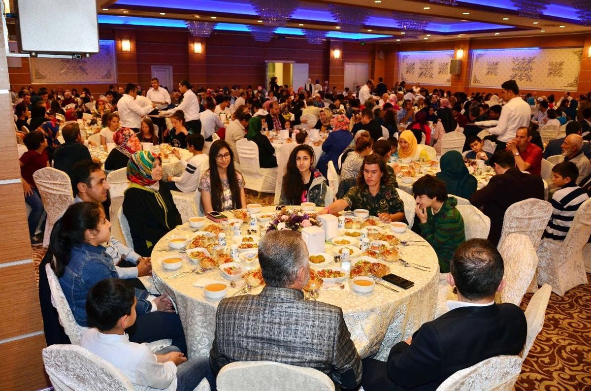 Başkan Çetin Şehit Aileleri ile Gazileri İftarda Ağırladı