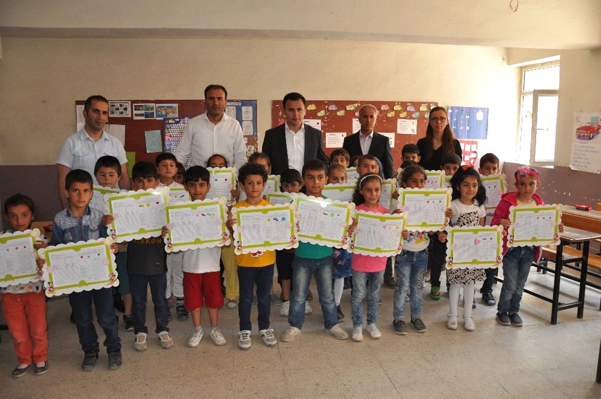 Bulanık\'ta 25 Bin Öğrenci Karne Aldı