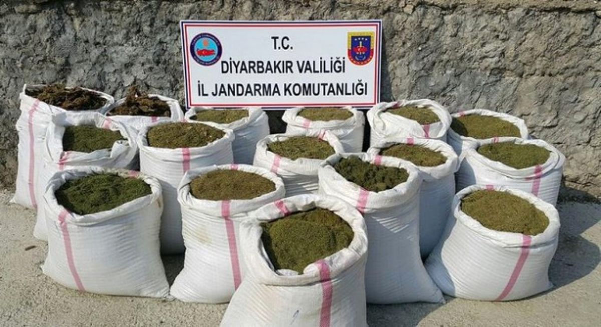 Diyarbakır\'da Tonlarca Esrar Ele Geçirildi