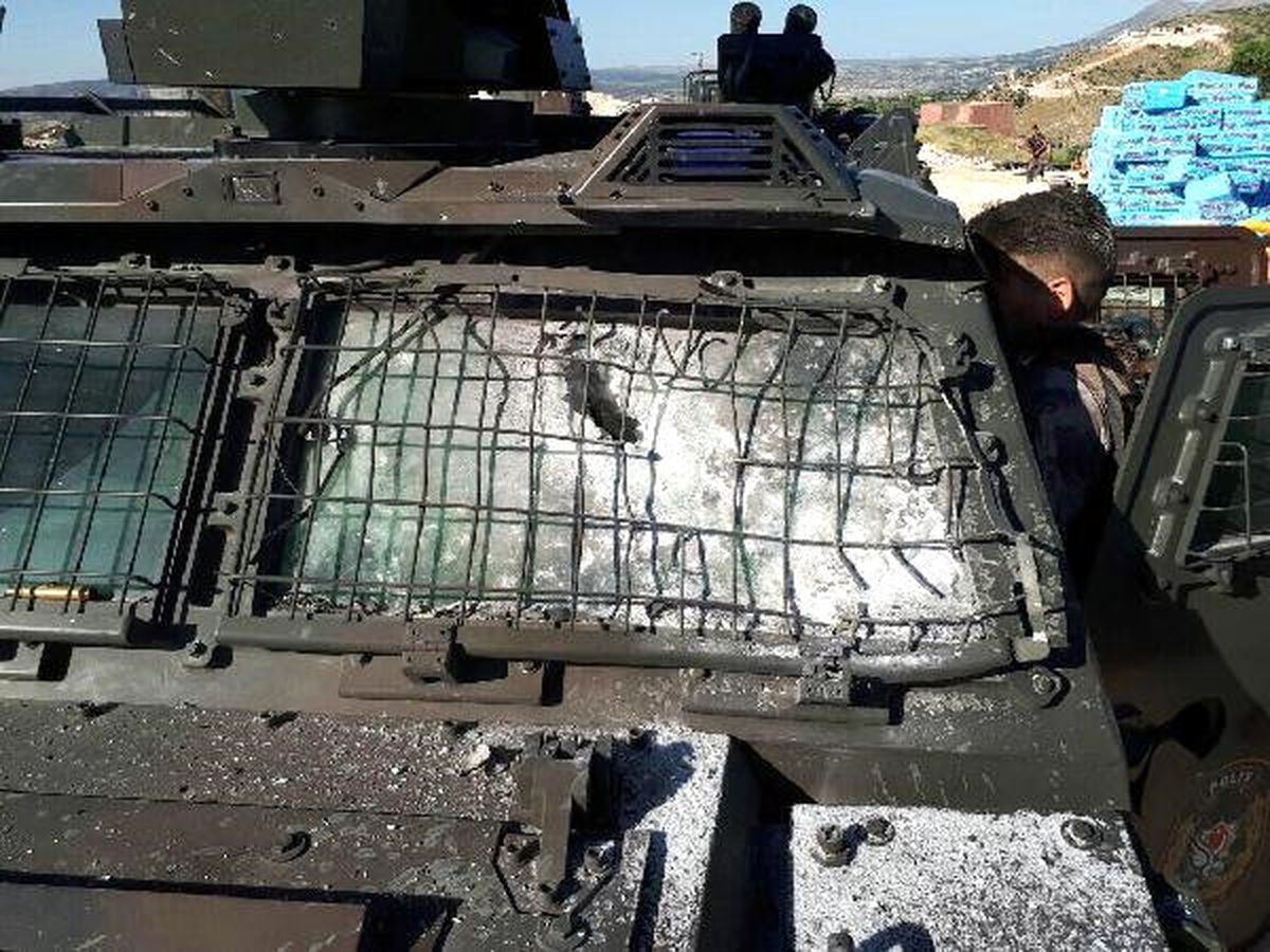 Diyarbakır\'da Zırhlı Araca Roketatarlı Saldırı: 1 Polis Yaralı