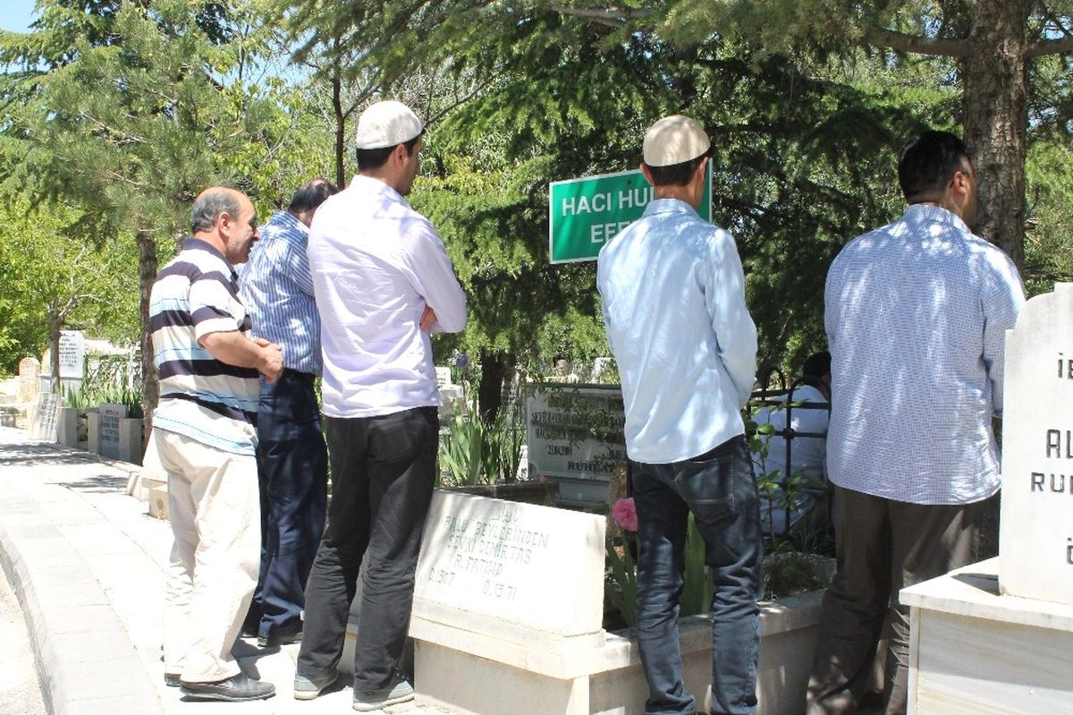 Elazığ\'da Öğrenciler Lys Öncesi Türbeleri Ziyaret Etti