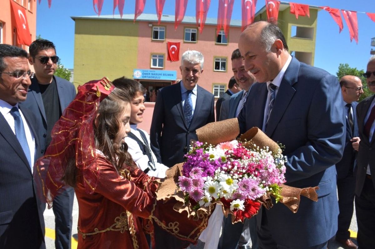 Erzurum\'da 165 Bin 621 Öğrenci Karne Aldı