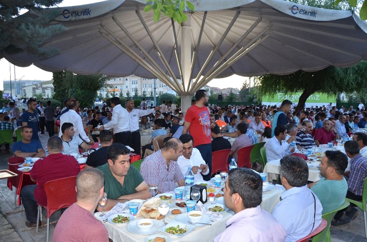 Esenlik Ailesi İftarda Bir Araya Geldi