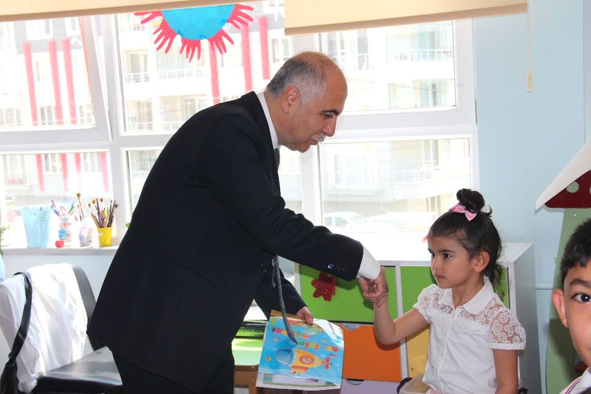Giresun\'da 70 Bin 858 Öğrenci Karne Alarak \'Yaz Tatiline Merhaba\' Dedi.