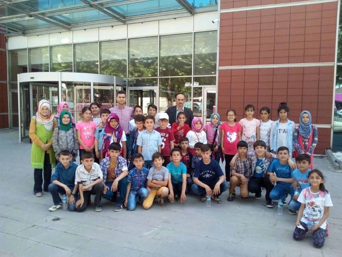 İmamhatip Ortaokulu Öğrencilerinin Sinema Keyfi