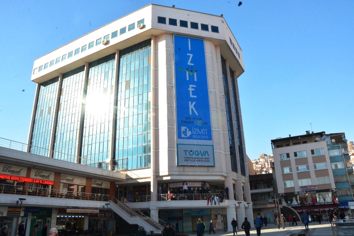 İzmek Yaz Kurslarında Kayıtlar Sona Eriyor