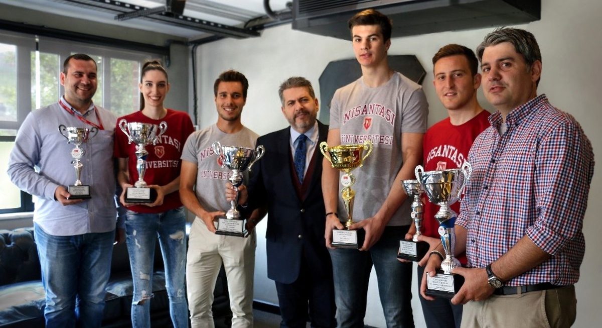 Levent Uysal, Başarılı Sporcuları Kabul Etti
