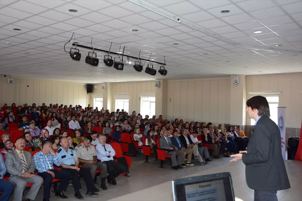 Madde Kullanım Bozukluğunda Genel Yaklaşım" Konferansı