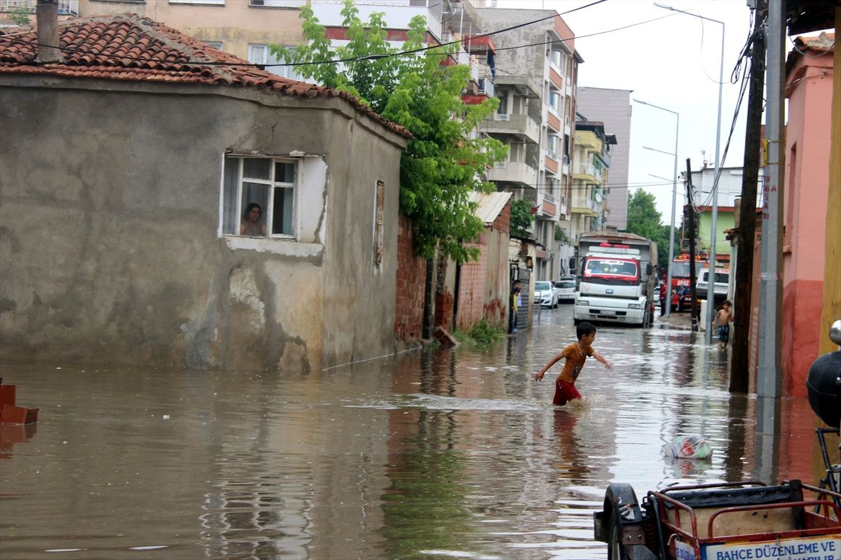 Manisa\'daki Sağanak