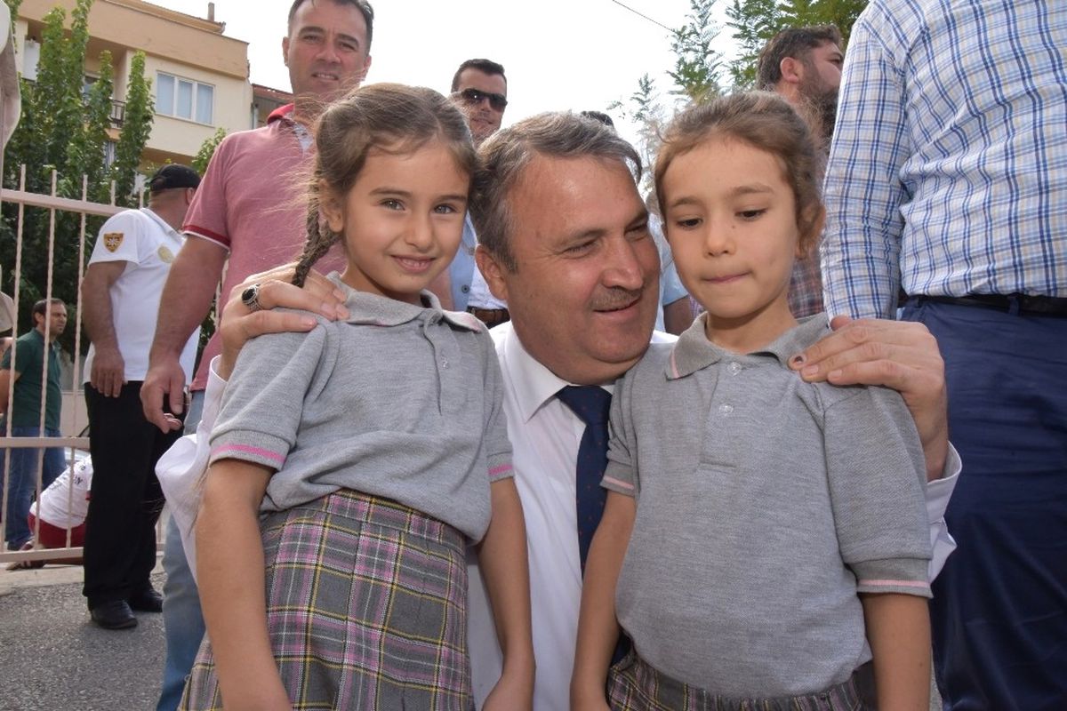 Manisa Protokolünden Öğrencilere Tatil Mesajı