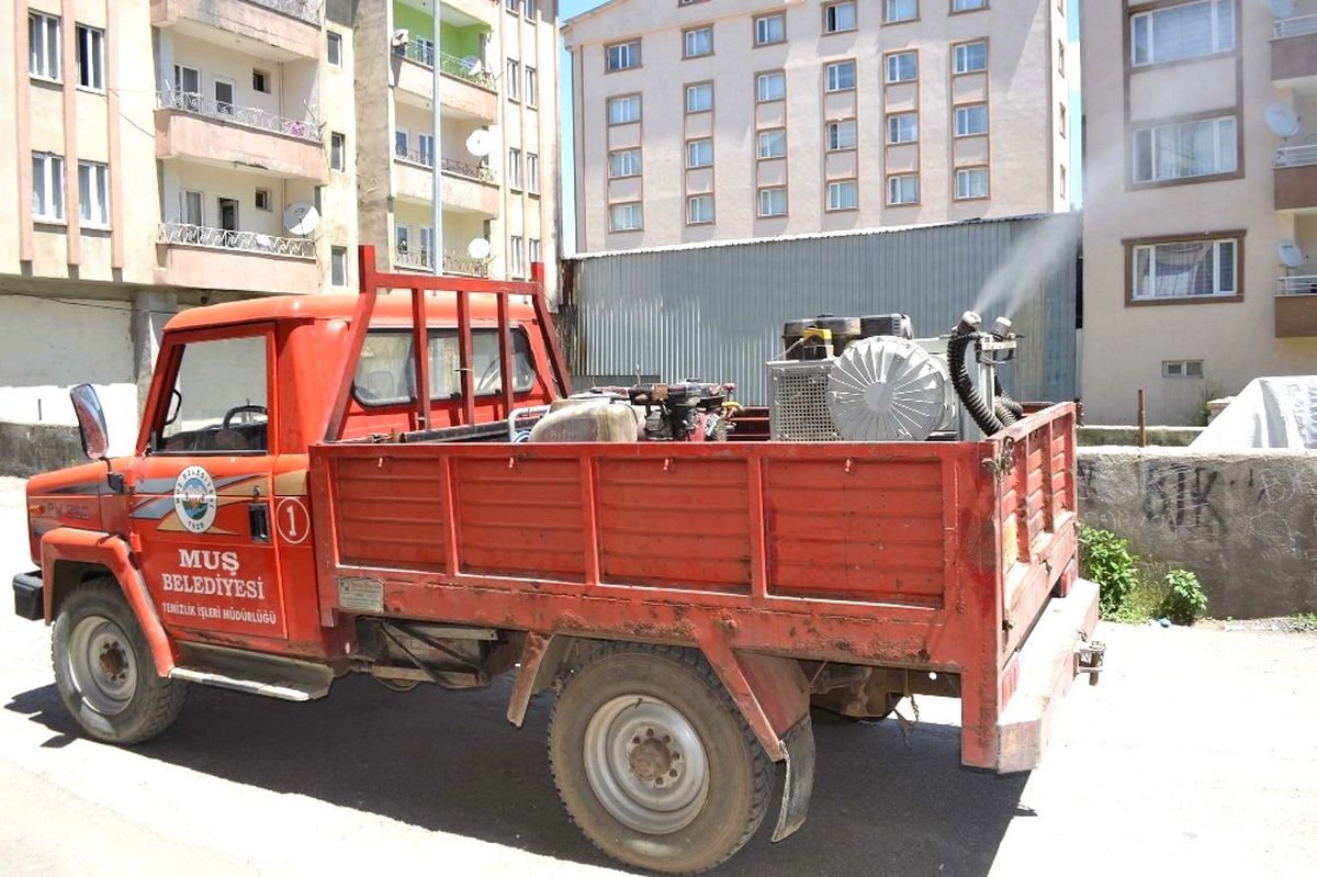 Muş Belediyesi, Cadde ve Sokakları İlaçlıyor