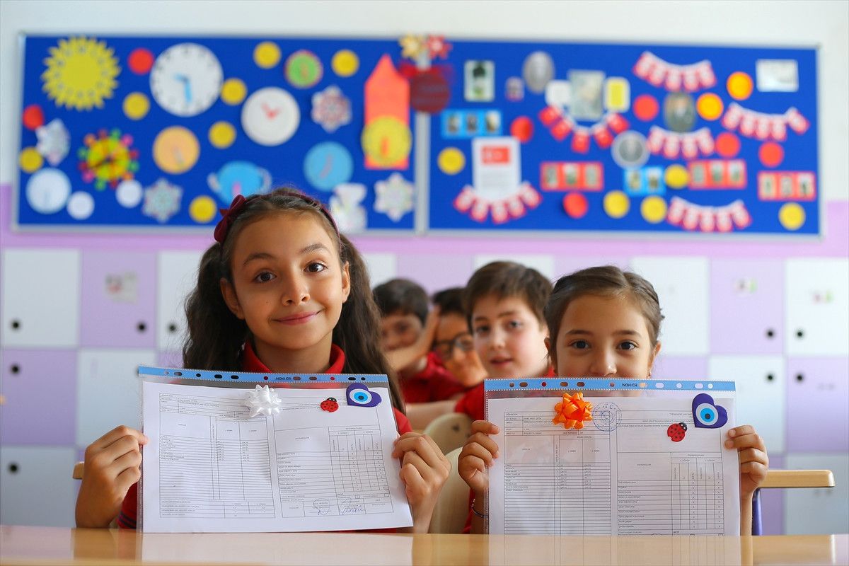 Okullarda Karne Heyecanı