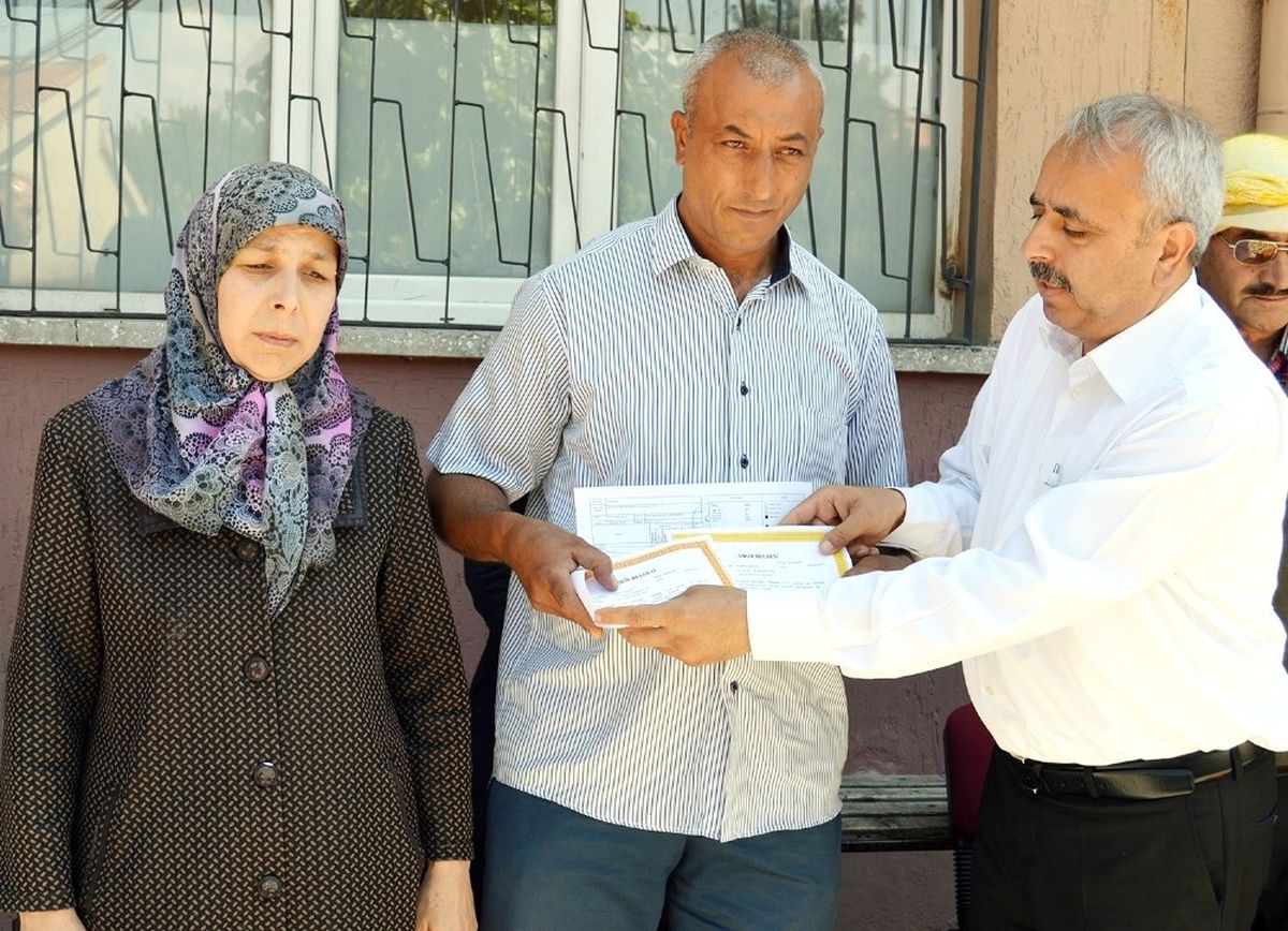 Ölü Bulunan Liseli Veysel\'in Karnesini Ailesi Aldı