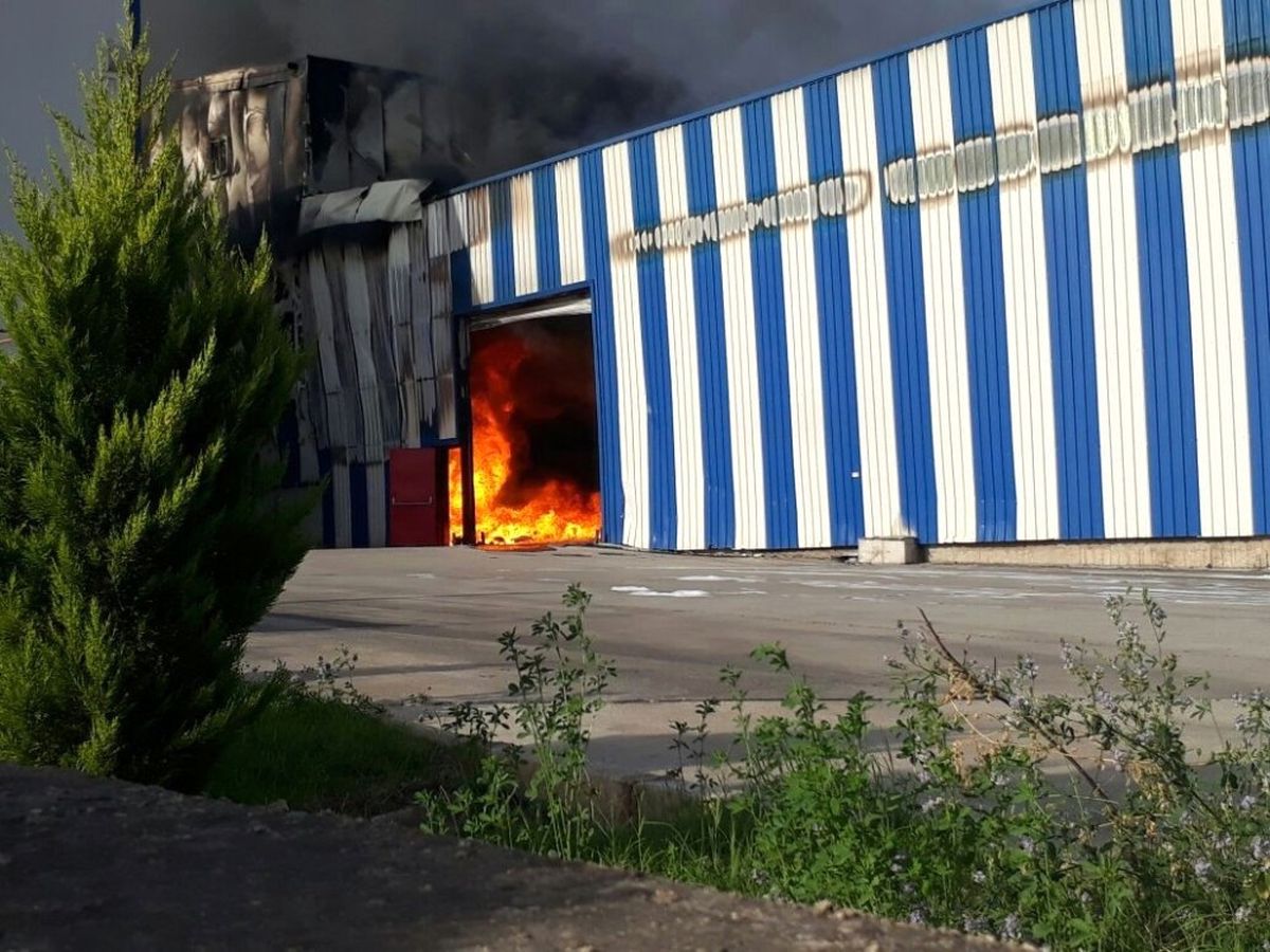 Osmaniye\'de Kağıt Fabrikasında Yangın