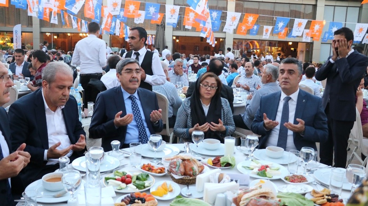 Şahinbey\'de AK Parti\'den Birlik ve Beraberlik İftarı