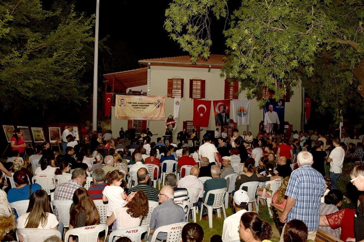 Şeyh Cemil Nardalı Konağı\'nda Konser Coşkusu