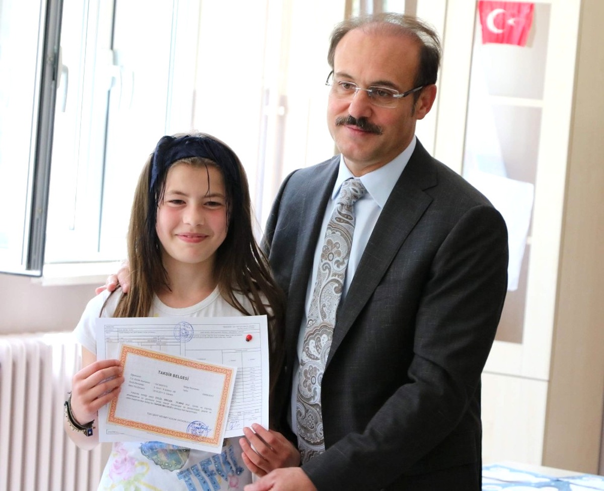 Sivas, Yozgat ve Tokat\'ta Karne Heyecanı Yaşandı