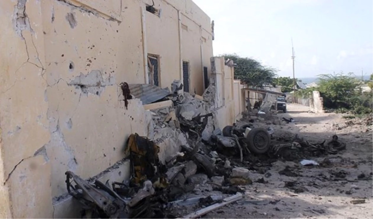 Somali\'de Askeri Üsse Saldırı