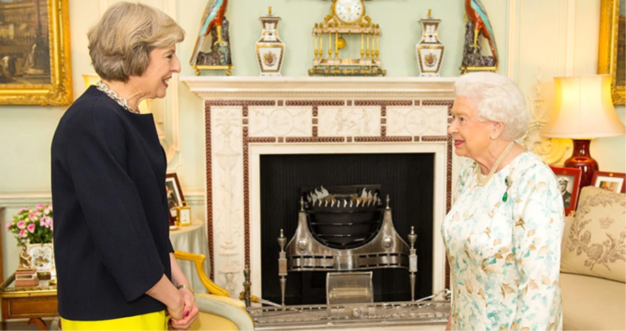 Theresa May, Kraliçe Elizabeth\'ten Hükümeti Kurma Yetkisini Aldı