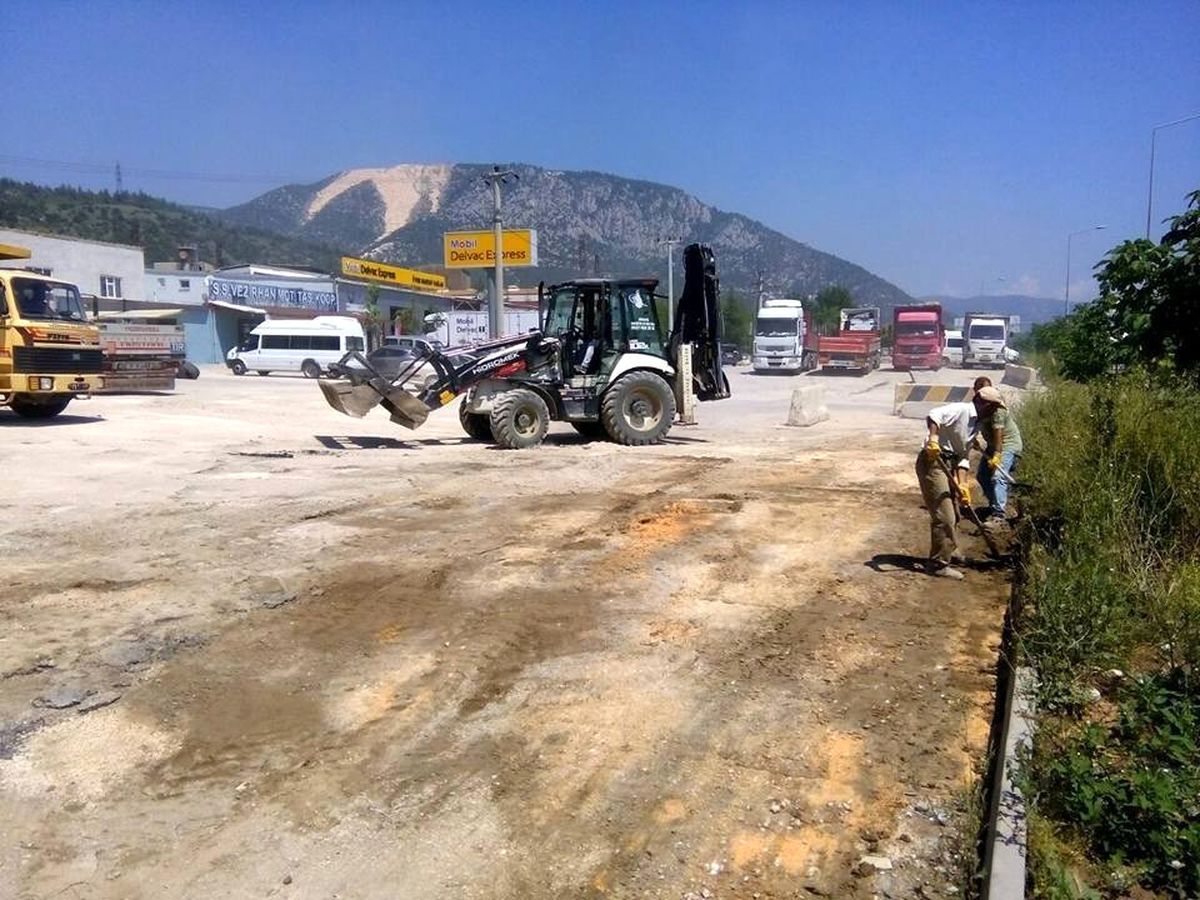 Vezirhan Yeni Sanayi Sitesi\'nde Üst Yapı Çalışmaları Devam Ediyor