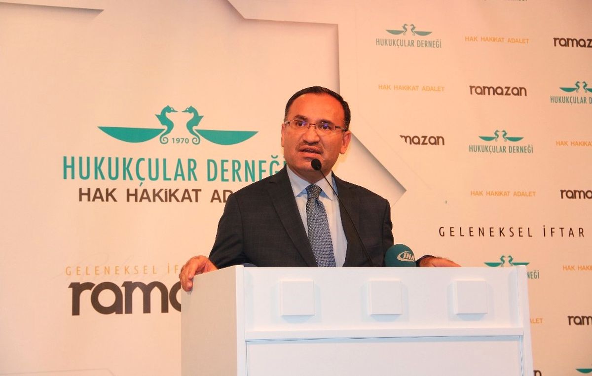 Adalet Bakanı Bozdağ: "Fetö\'den Tutuklu 50 Bin 402 Kişi Var"